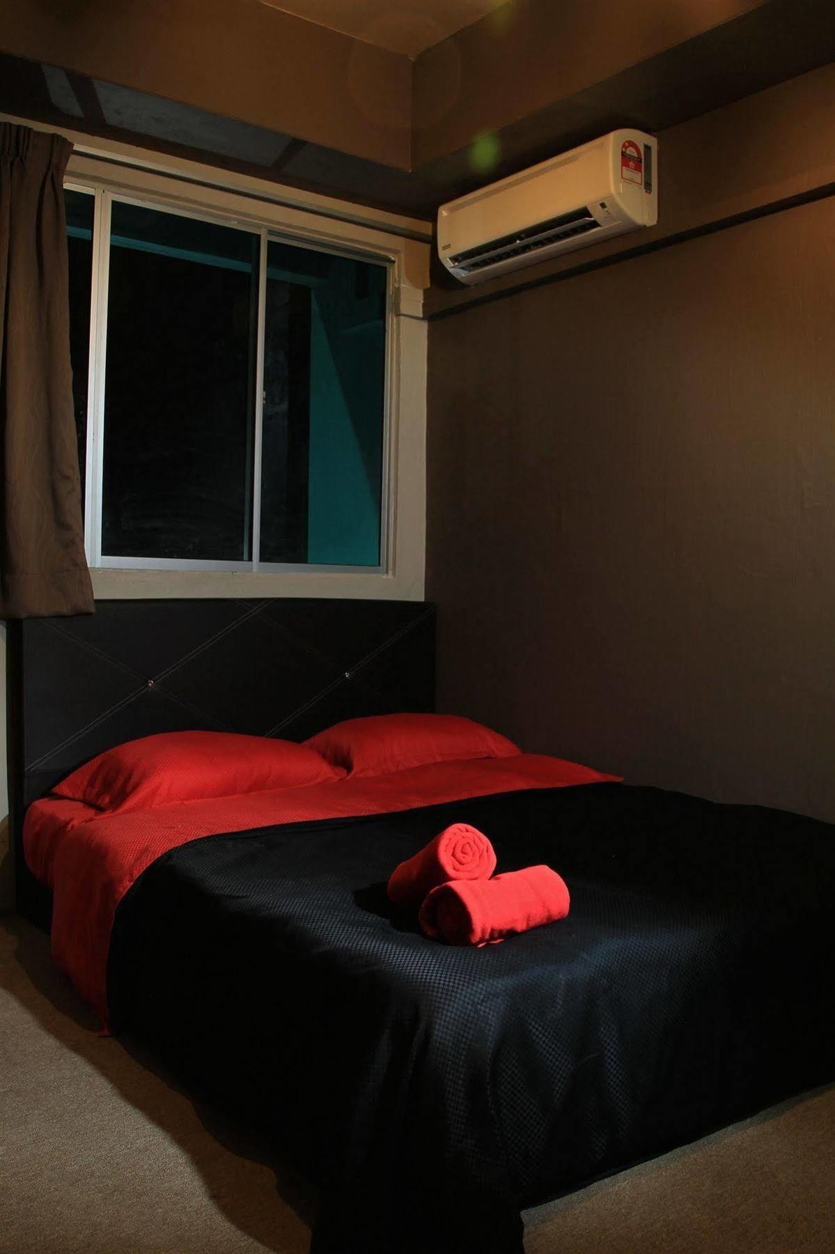The Room @ Zishi Kota Bharu Exteriör bild